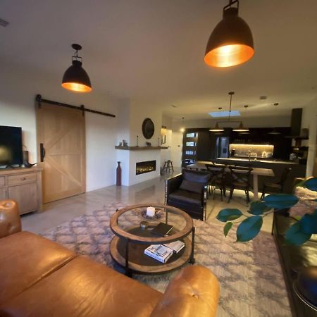 Black Stilt Retreat, Stunning Luxury Property Twizel Luaran gambar